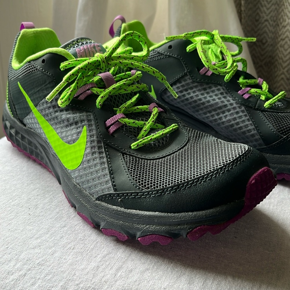 Nike Wild Trail Women’s Running Shoes Gray Purple Neon Green size 10